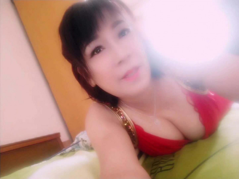 大胸大屁股熟女